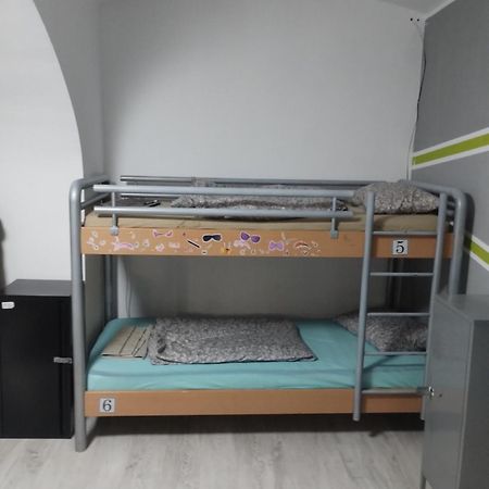 Hostel Antonia ティミショアラ エクステリア 写真